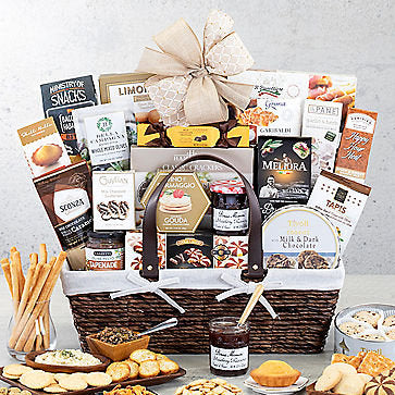 Classic Delights: Gourmet Gift Basket