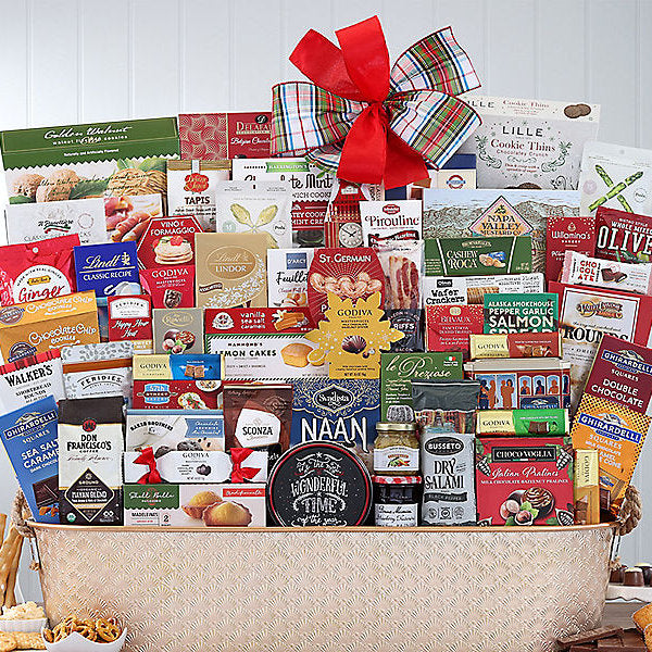 Festive Feast: Gourmet Holiday Gift Basket